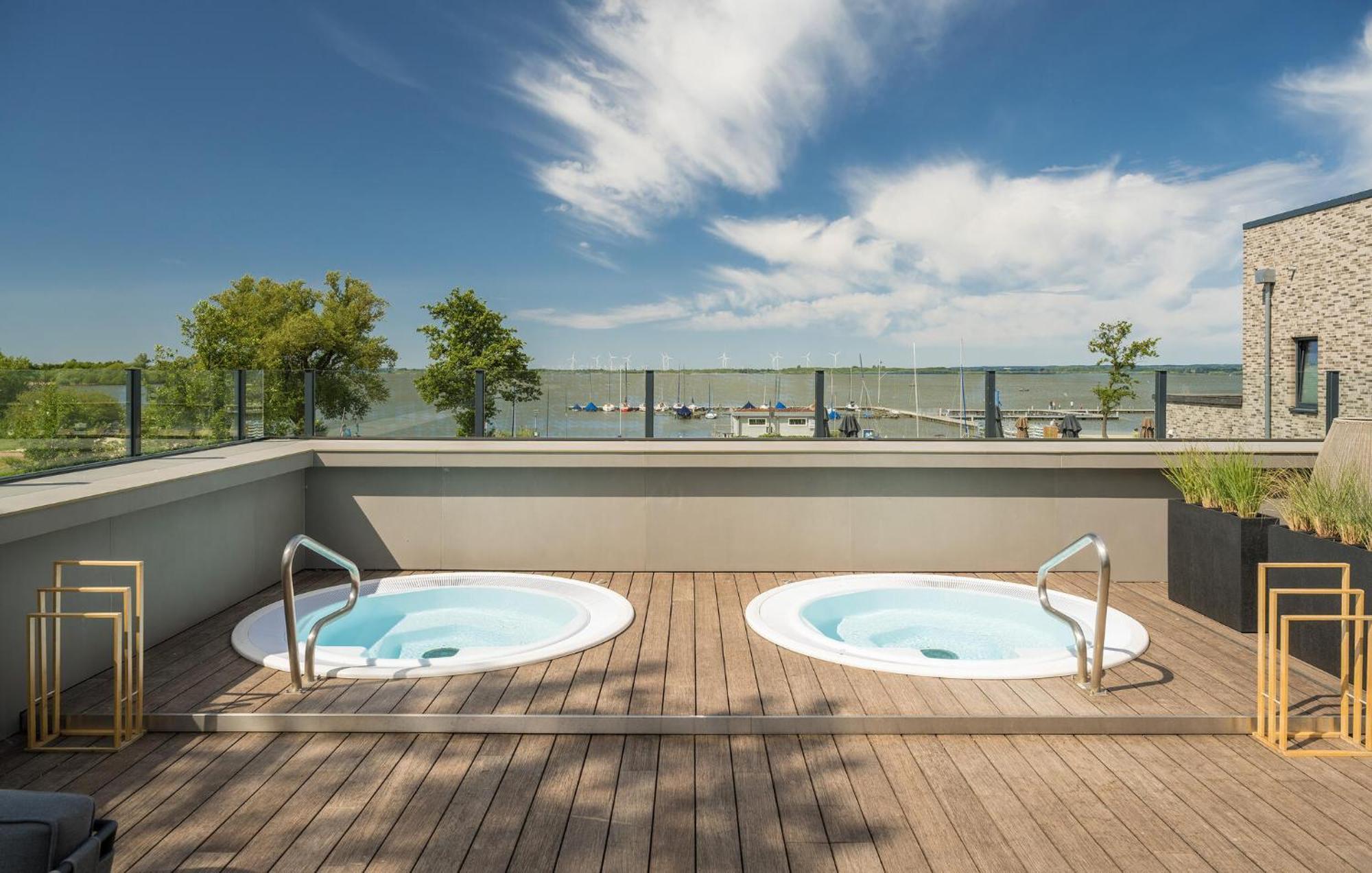 2 Bedroom Beach Front Home In Lembruch-Duemmer See Exteriör bild